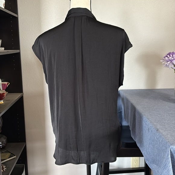 Nine West Women’s Size M Sleeveless Sheer Button Down Shirt - Picture 2 of 6